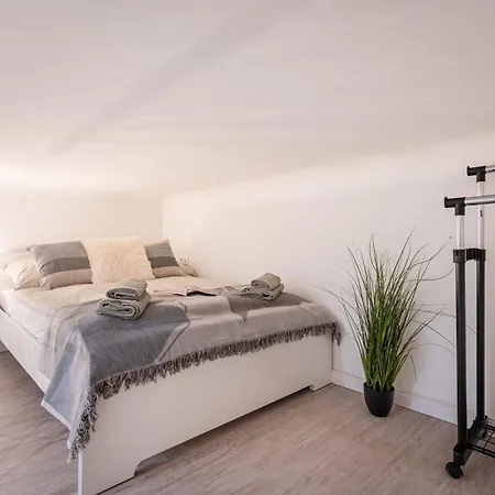 Mira Holiday Apartment Budapeszt Zewnętrze zdjęcie