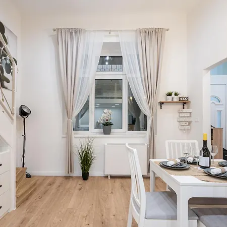 Mira Holiday Apartment Budapeszt Zewnętrze zdjęcie